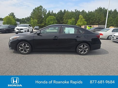 Used 2019 Kia Forte LXS FWD image 2