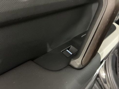 Used 2024 Land Rover Defender 110 S image 15