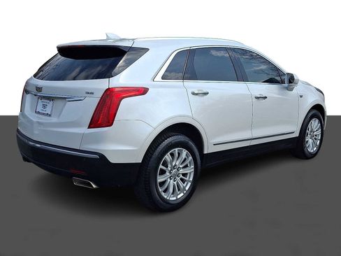 Used 2017 Cadillac XT5 FWD image 6