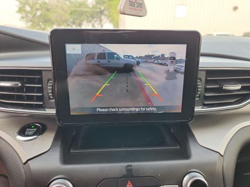 Used 2020 Ford Explorer XLT w/ Equipment Group 202A AWD/4WD image 14