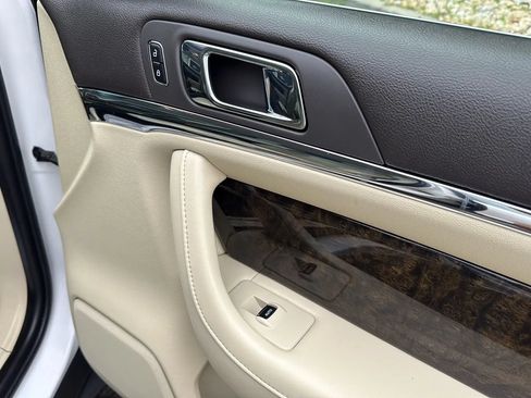 Used 2014 Lincoln MKS AWD w/ Equipment Group 101A image 20