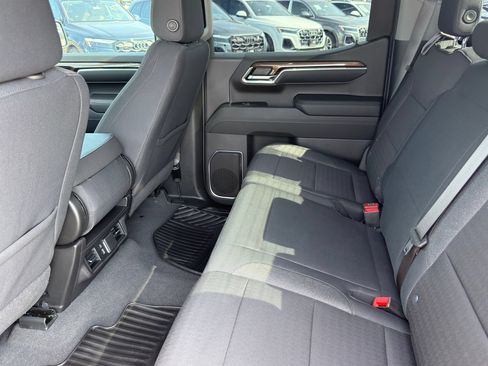 Used 2024 Chevrolet Silverado 1500 LT RWD image 31