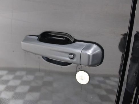 Used 2025 Jeep Wrangler Unlimited Rubicon image 16