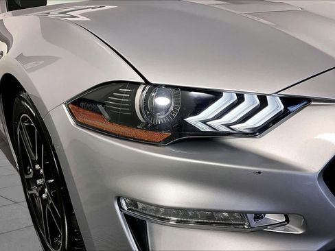 Used 2019 Ford Mustang Premium RWD image 26