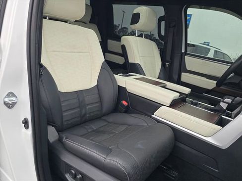 Used 2024 Toyota Tundra Capstone AWD/4WD image 14