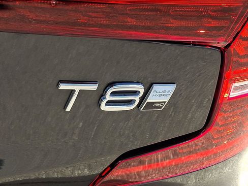 Certified 2025 Volvo S60 T8 Ultra image 30