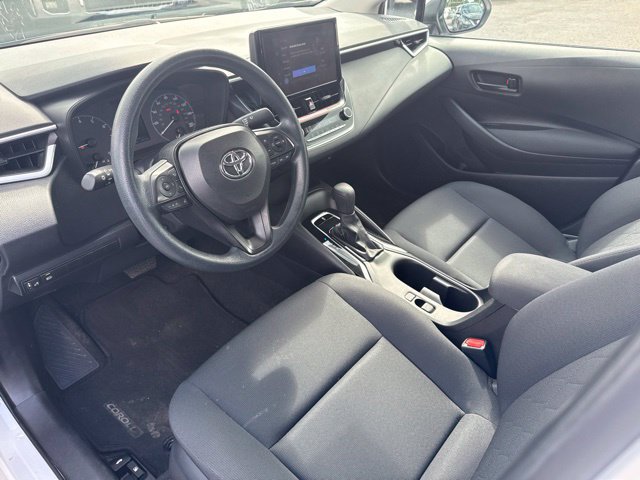 Used 2025 Toyota Corolla LE FWD image 7