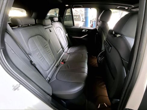 Used 2019 BMW X5 xDrive40i w/ Executive Package AWD/4WD image 20