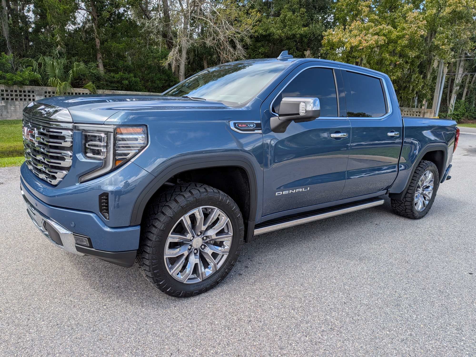Used 2025 GMC Sierra 1500 Denali AWD/4WD image 8