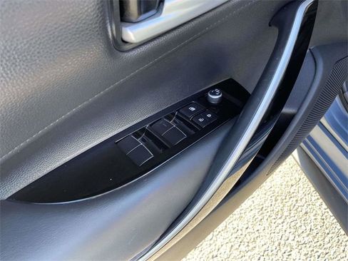 Used 2020 Toyota Corolla XSE image 18