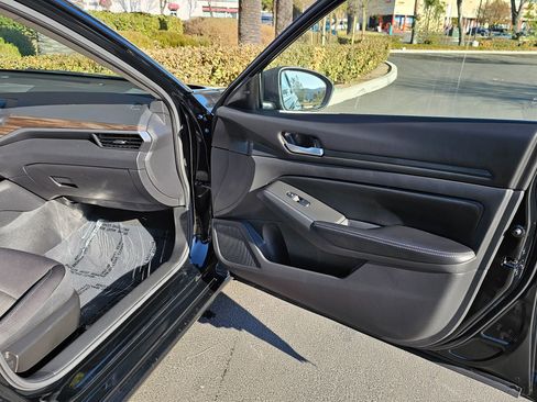 Used 2024 Nissan Altima 2.5 SV image 26