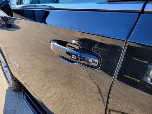 Used 2024 Chevrolet Tahoe LT image 11