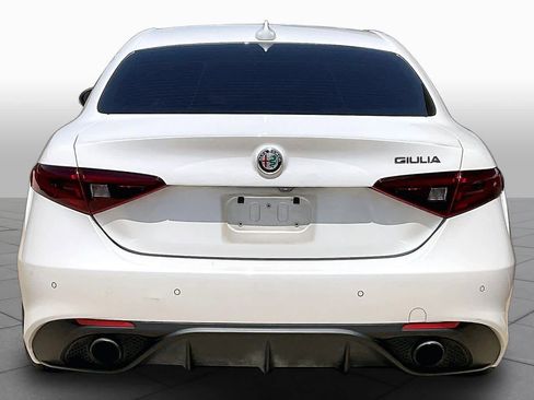 Used 2018 Alfa Romeo Giulia Ti Sport w/ Quick Order Package 22U Sport RWD image 4