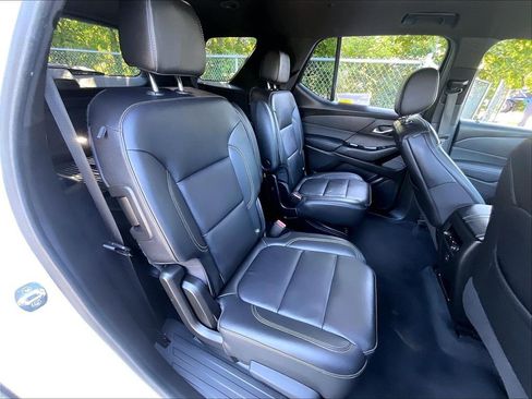Used 2022 Chevrolet Traverse LT AWD/4WD image 16