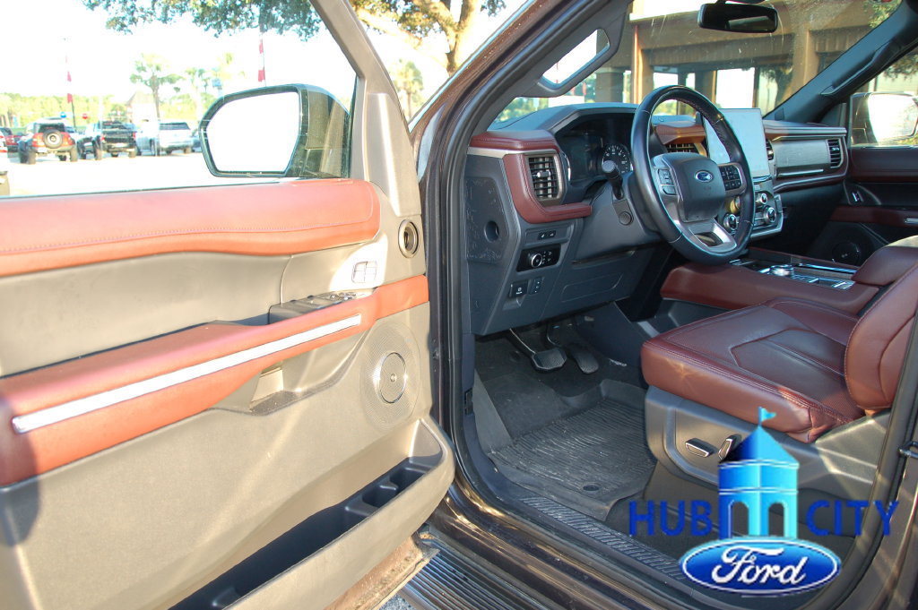 Used 2024 Ford Expedition Limited RWD image 10