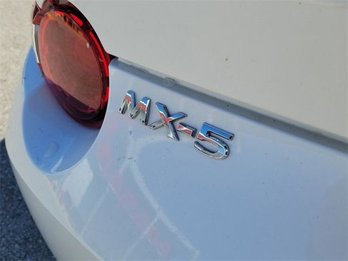 Used 2020 MAZDA MX-5 Miata RF Grand Touring image 8