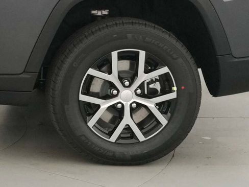 New 2025 Jeep Grand Cherokee L Limited image 37