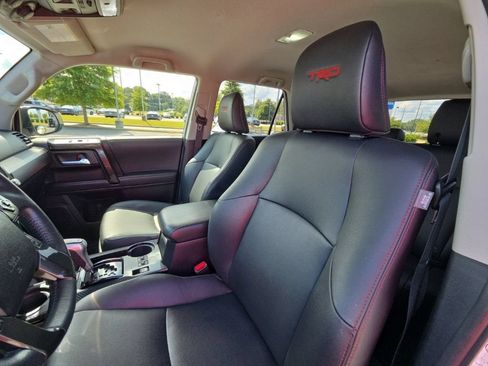 Used 2020 Toyota 4Runner TRD Off-Road Premium AWD/4WD image 25