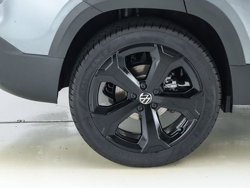 New 2025 Volkswagen Taos SEL image 52