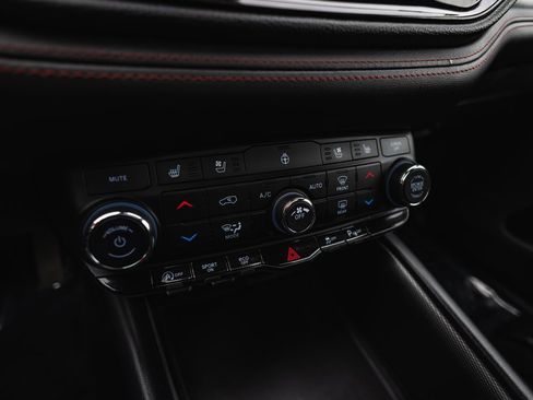 Used 2024 Dodge Durango GT image 15