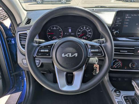 Used 2023 Kia Seltos LX AWD/4WD image 19