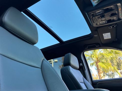 Used 2022 Chevrolet Tahoe LT w/ Luxury Package image 20