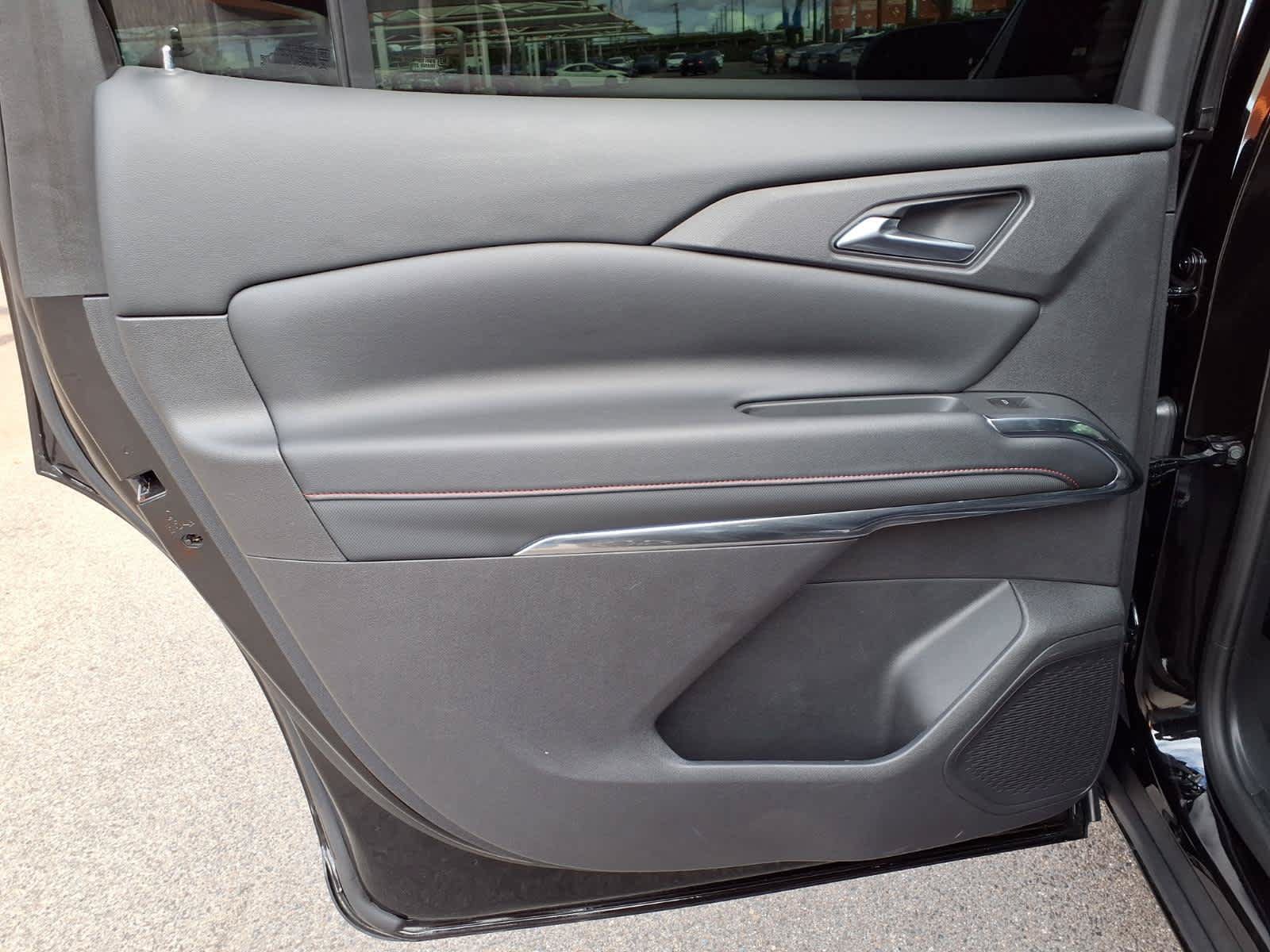 Used 2026 Chevrolet Traverse Z71 w/ LPO, Floor Liner Package AWD/4WD image 11