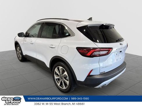 Used 2025 Ford Escape Platinum image 4