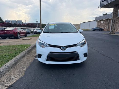 Used 2016 Toyota Corolla LE FWD image 2