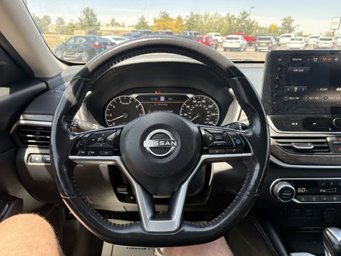 Used 2023 Nissan Altima 2.5 SL FWD image 22