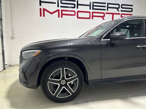 Used 2025 Mercedes-Benz GLC 300 4MATIC image 3