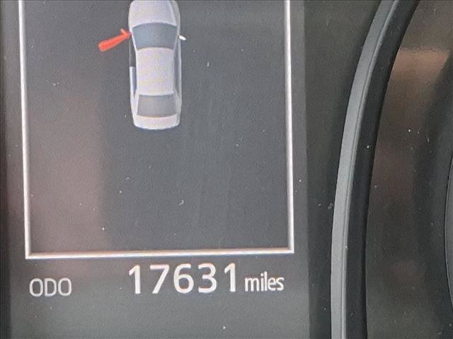 Used 2019 Toyota Camry LE FWD image 11