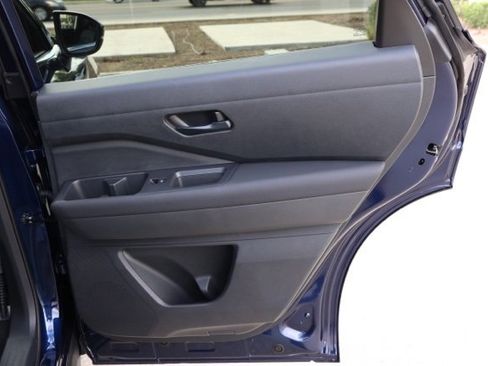 New 2025 Nissan Pathfinder SV image 19