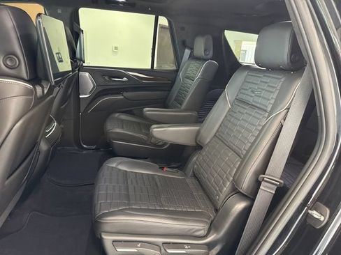 Used 2023 Cadillac Escalade Sport Platinum w/ LPO, ONYX Package AWD/4WD image 7