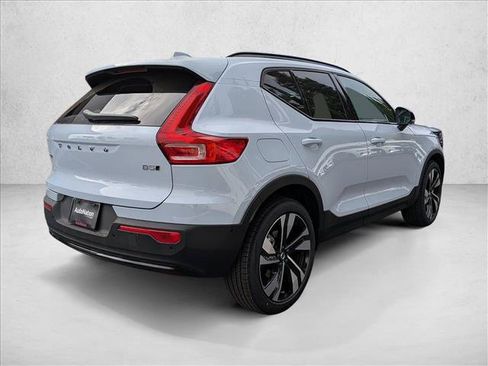 New 2026 Volvo XC40 B5 Plus w/ Climate Package AWD/4WD image 2