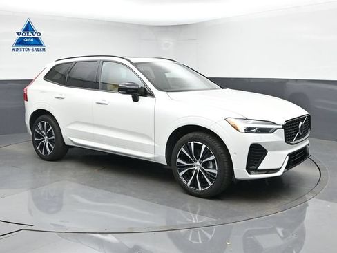 Used 2024 Volvo XC60 B5 Ultimate w/ Protection Package Premier AWD/4WD image 1