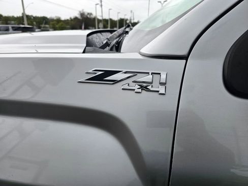Used 2018 GMC Sierra 1500 SLT AWD/4WD image 16