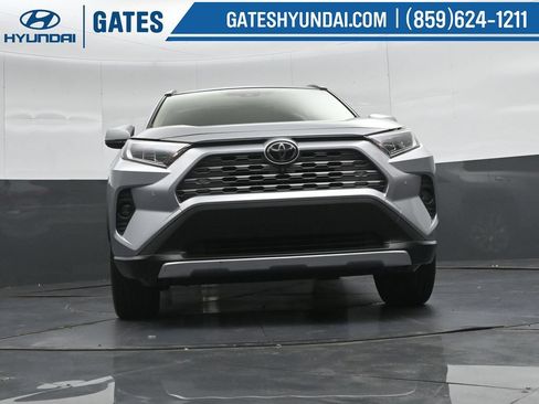 Used 2019 Toyota RAV4 Limited AWD/4WD image 43
