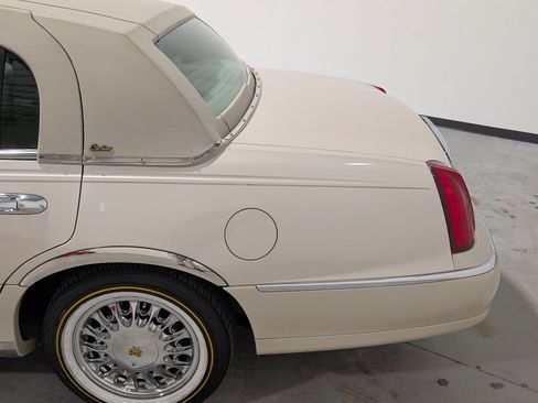 Used 2001 Lincoln Town Car Cartier RWD image 33