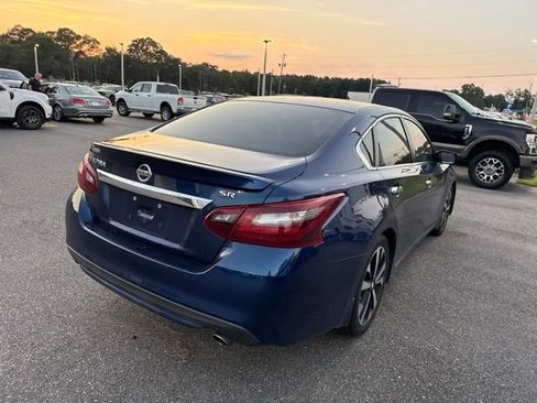 Used 2018 Nissan Altima 2.5 SR FWD image 10