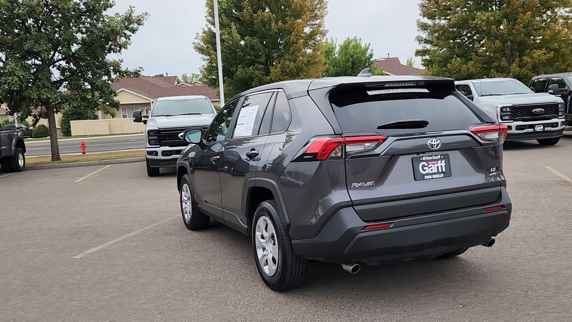 Used 2025 Toyota RAV4 LE AWD/4WD image 20