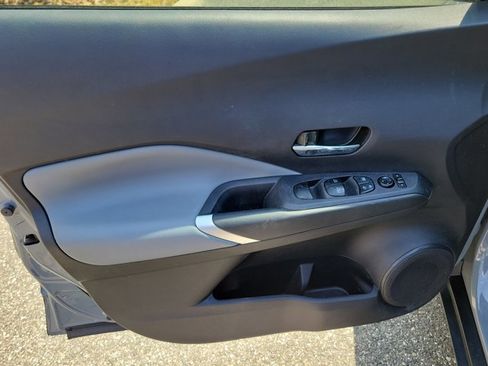 Used 2023 Nissan Kicks SR w/ SR Premium Package FWD image 18