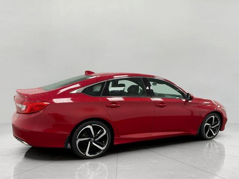 Used 2018 Honda Accord Sport image 3