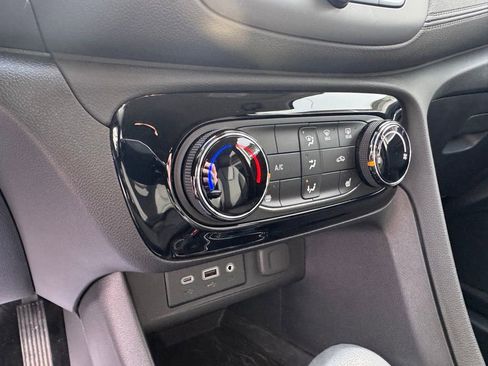 Used 2023 Buick Encore GX Preferred w/ Cold Weather Comfort Package FWD image 20