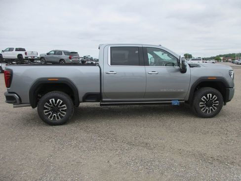 New 2026 GMC Sierra 2500 Denali Ultimate AWD/4WD image 3