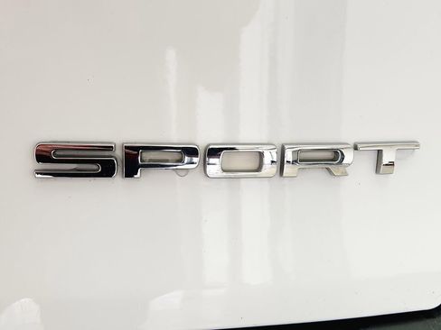 Used 2017 Jeep Cherokee Sport image 31