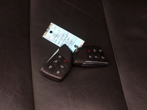 Used 2021 Chevrolet Suburban LT image 32