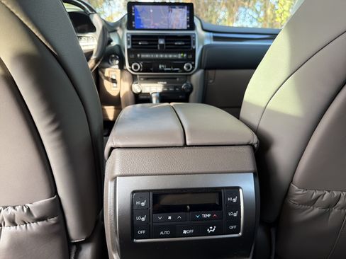 Certified 2023 Lexus GX 460 Premium w/ Premium Package AWD/4WD image 37