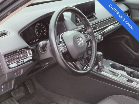 Used 2022 Honda Civic EX image 2