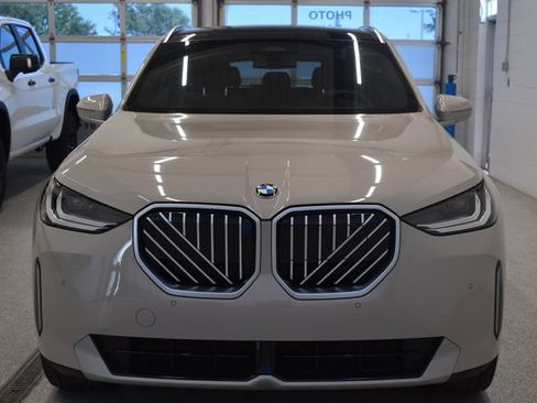 Used 2025 BMW X3 xDrive30i AWD/4WD image 3